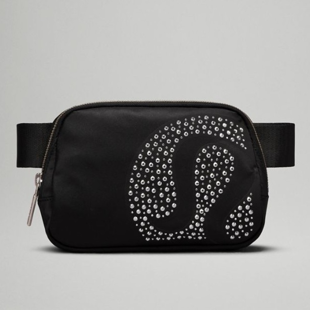 Lululemon NWT Studded Limited Edition Belt Bag Crossbody 1L Black